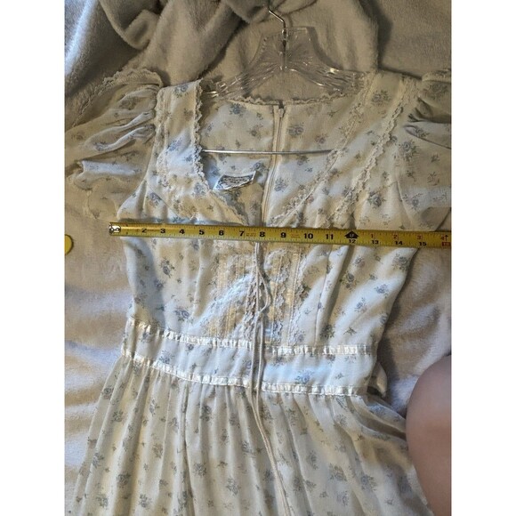 Gunne Sax Cream Maxi Dress The “Blue Rose Calico Lace-Up Prairie Gown - Picture 10 of 16